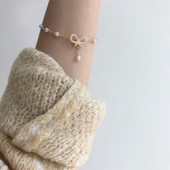 *NEW Yellow Gold Diamond Bow Knot Pearl Bracelet - Picture 7 of 10